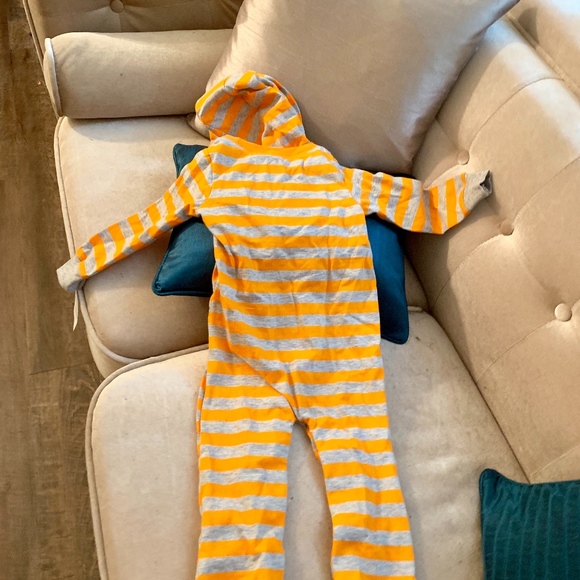 EVERYTHING KIDS PARTY HOST PICK !!!!! Baby Romper - Picture 2 of 3